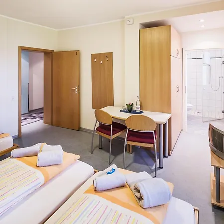 Schacht 3 Hotel *